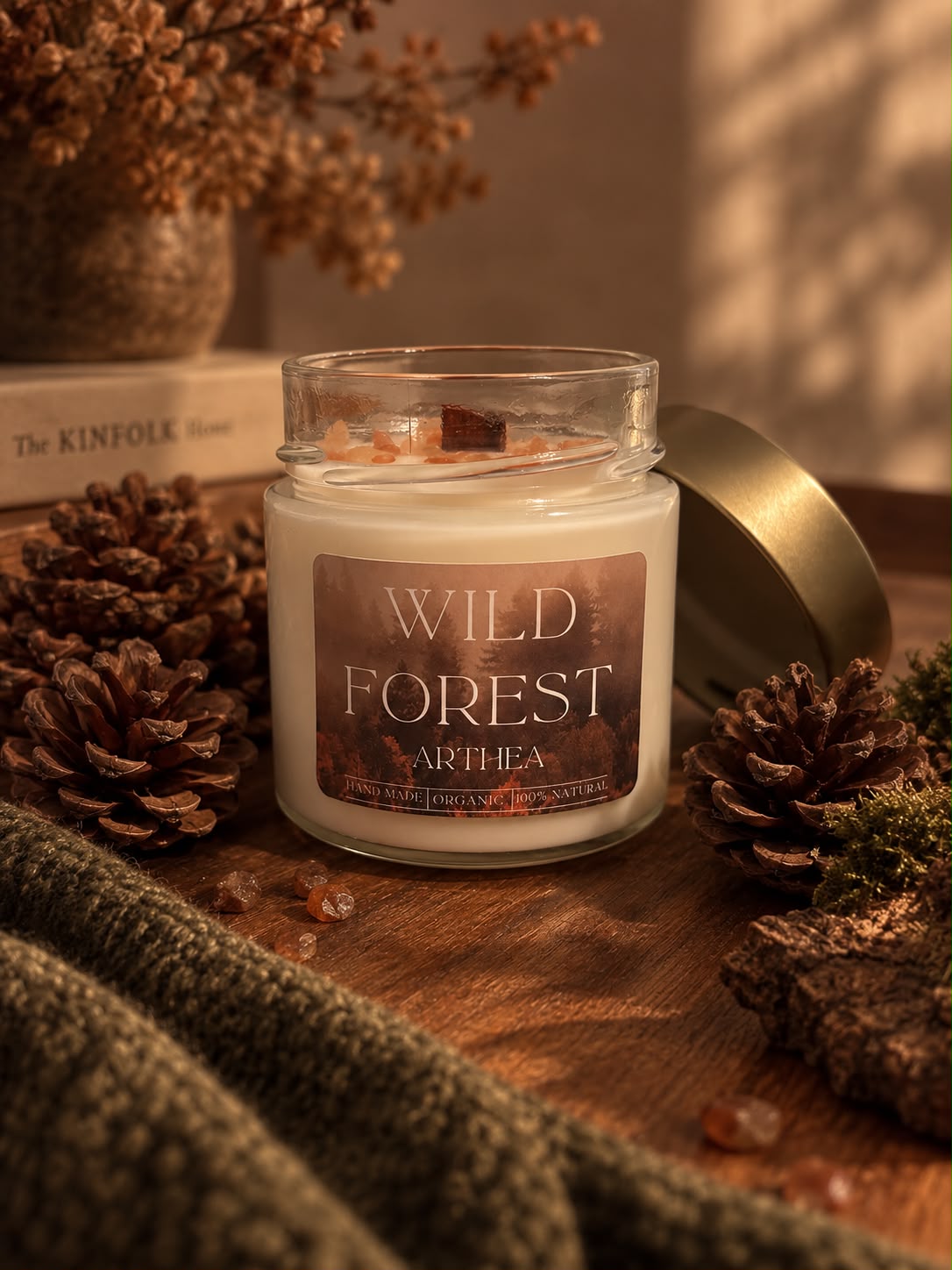 Vela aromática de cera de soja Wild Forest con mecha de
madera.