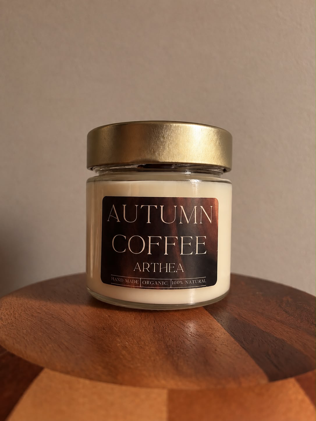 Vela aromática de cera de soja Autumn Coffee con mecha de
madera.